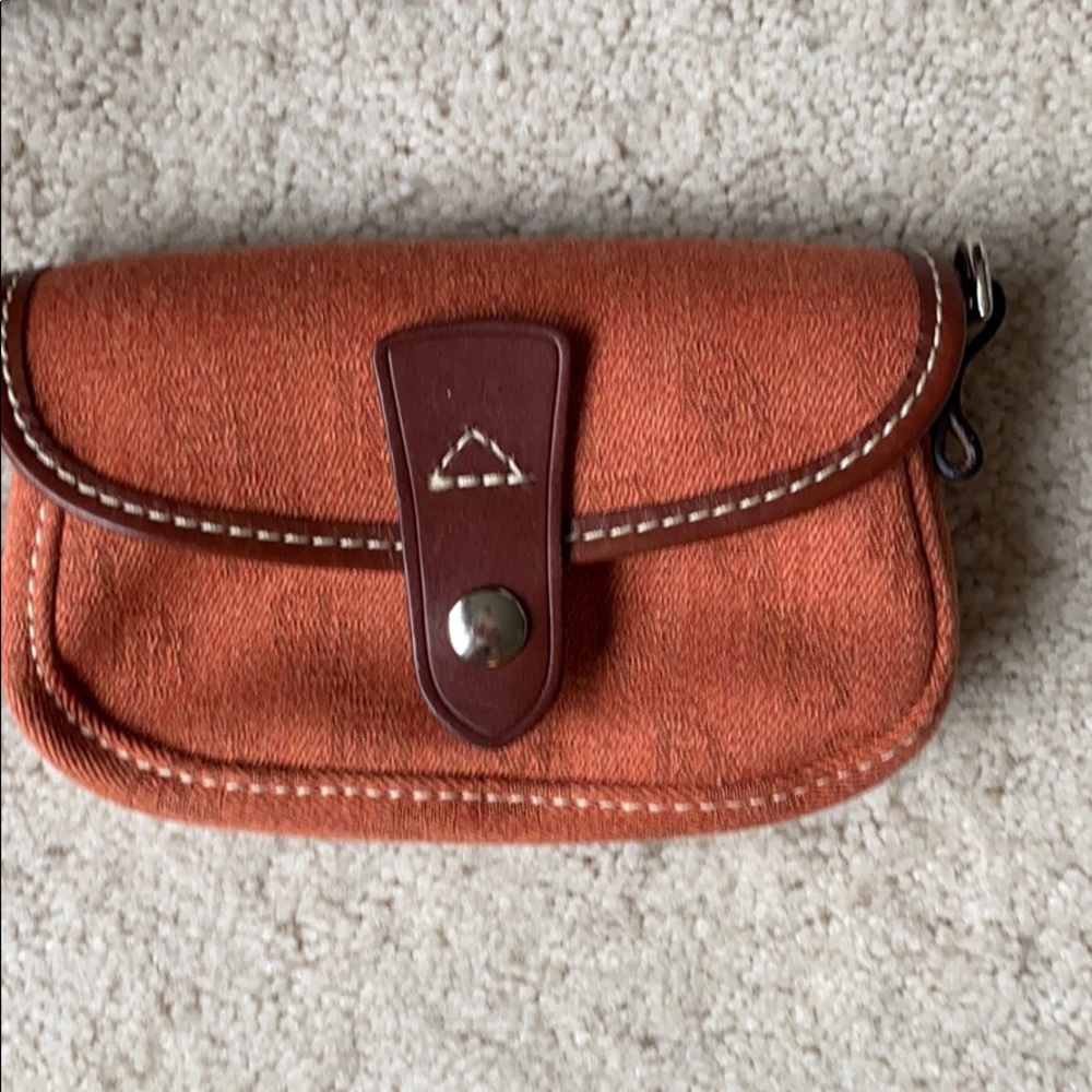Dooney & Burke Classic Handbag - Like New!!!! - Picture 5 of 7